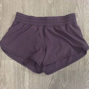 Lululemon purple/plum size 4 seek the heat short